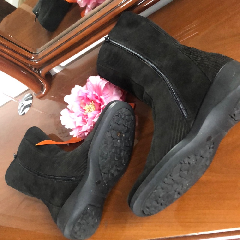 Aquatalia Weatherproof Black Boots - Picture 5 of 8